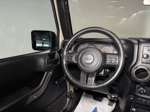 Used 2017 Jeep Wrangler Unlimited Sport w/ Connectivity Group AWD/4WD image 21