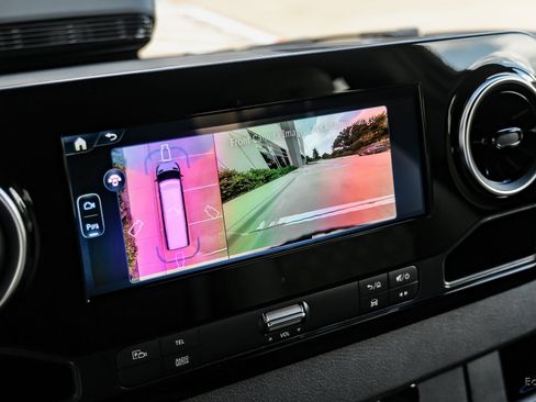 Used 2025 Mercedes-Benz Sprinter 2500 image 44