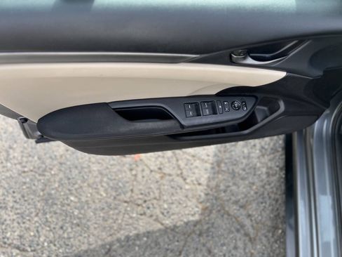 Used 2017 Honda Civic Sport image 19