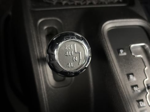 Used 2015 Jeep Wrangler Sport w/ Quick Order Package 24S AWD/4WD image 25