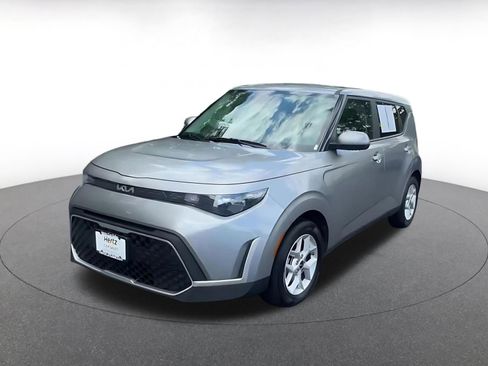 Used 2025 Kia Soul LX w/ LX Technology Package FWD image 7