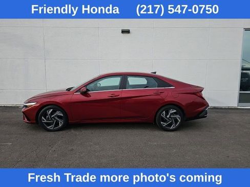 Used 2024 Hyundai Elantra Limited image 9