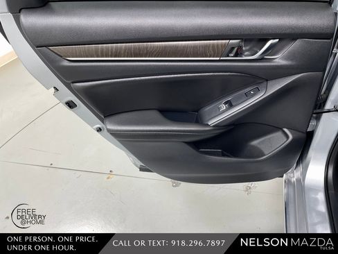 Used 2019 Honda Accord Touring image 39