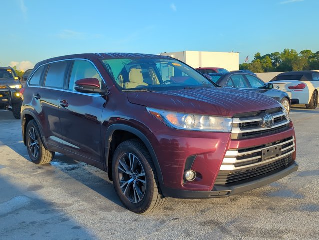 Used 2017 Toyota Highlander Plus w/ Carpet Mat Package AWD/4WD image 4