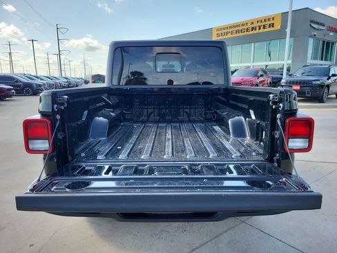 Used 2023 Jeep Gladiator Sport AWD/4WD image 27