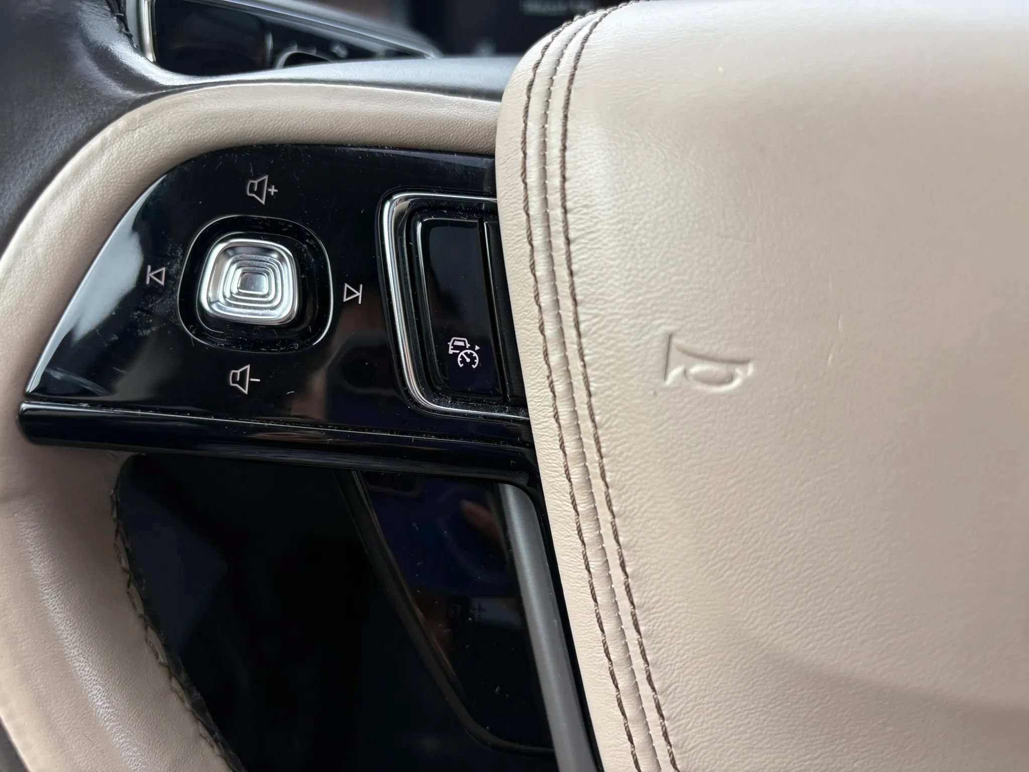 Used 2020 Lincoln Aviator Reserve w/ Equipment Group 202A AWD/4WD image 27