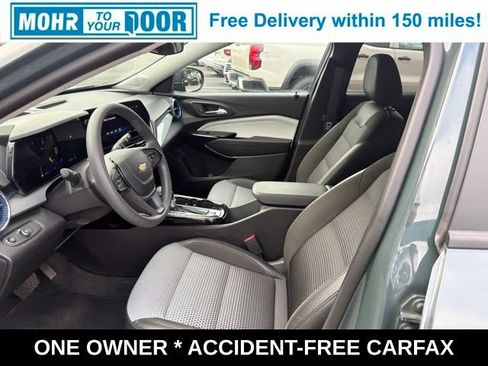Used 2025 Chevrolet Trax LT FWD image 14