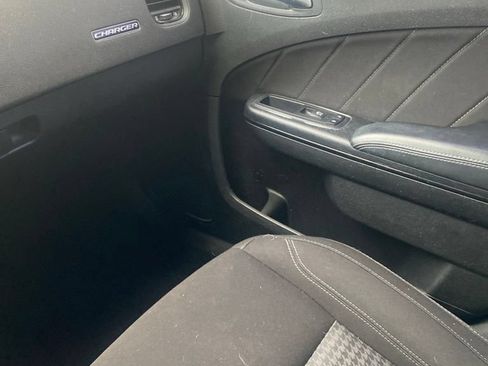 Used 2020 Dodge Charger SXT w/ Blacktop Package RWD image 19