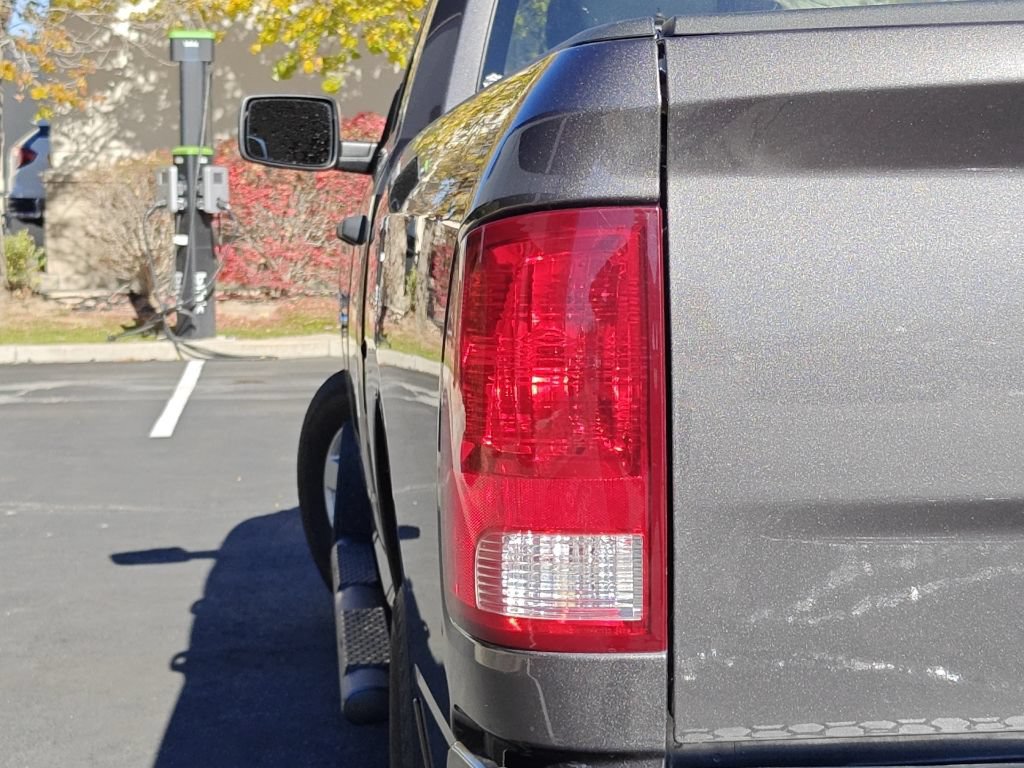 Used 2019 RAM 1500 Express AWD/4WD image 35