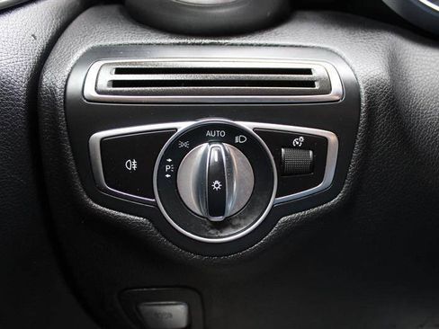Used 2019 Mercedes-Benz C 300 4MATIC Sedan image 18