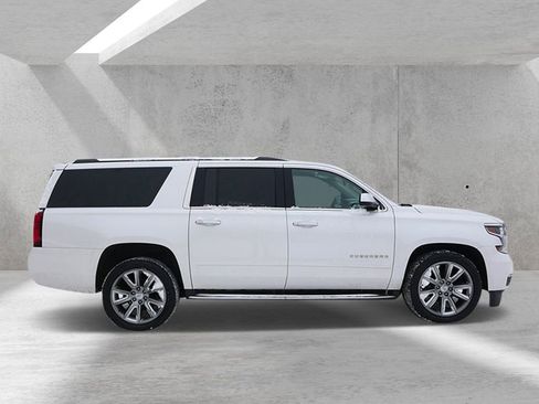 Used 2017 Chevrolet Suburban Premier image 2