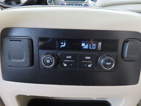 Used 2020 GMC Yukon XL Denali RWD image 38