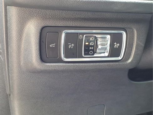 Used 2023 Lincoln Corsair FWD w/ Equipment Group 101A image 17