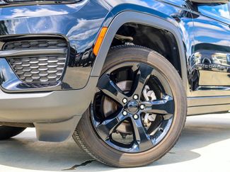 Used 2023 Jeep Grand Cherokee Altitude AWD/4WD video 2