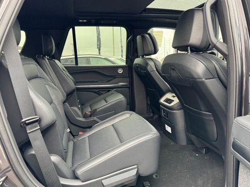 New 2025 Lincoln Navigator Reserve w/ Jet Appearance Package image 13