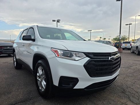 Used 2019 Chevrolet Traverse LS w/ LPO, Blackout Package FWD image 5
