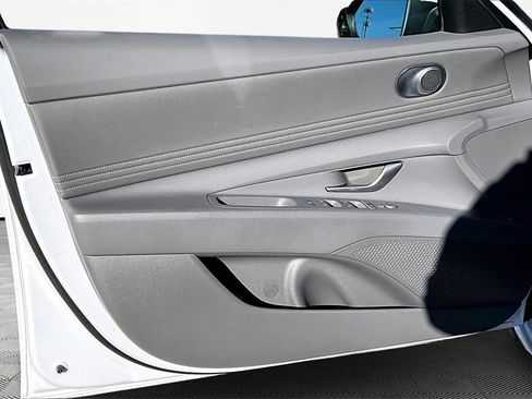 Used 2024 Hyundai Elantra SEL w/ Convenience Package image 23