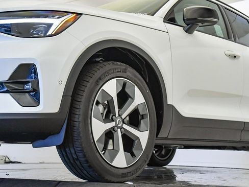 Certified 2026 Volvo XC40 B5 Plus w/ Protection Package Premier AWD/4WD image 10