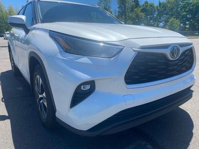 Used 2023 Toyota Highlander XLE