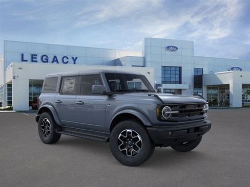 New 2025 Ford Bronco Outer Banks image 7