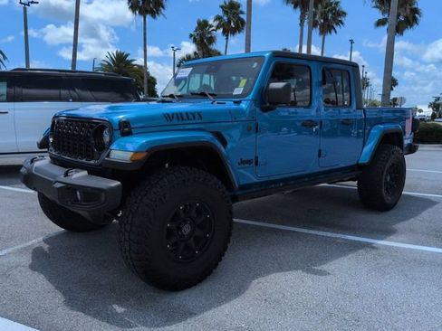 Used 2024 Jeep Gladiator Sport AWD/4WD image 8
