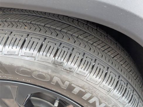 Used 2025 Chevrolet Equinox LT w/ Midnight Edition FWD image 10