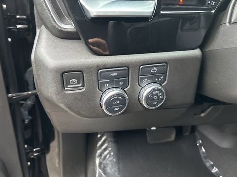 Used 2022 GMC Sierra 1500 Elevation image 25