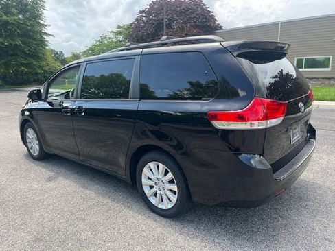 Used 2014 Toyota Sienna LE AWD/4WD image 21