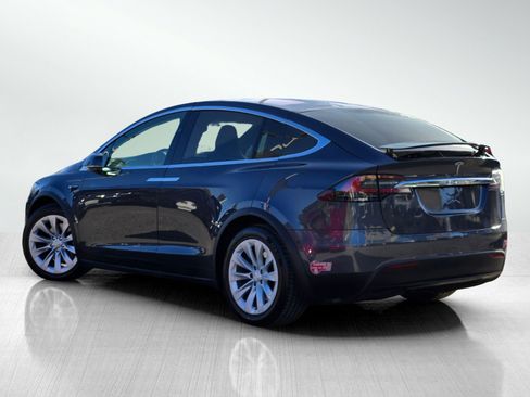 Used 2017 Tesla Model X 75D image 6