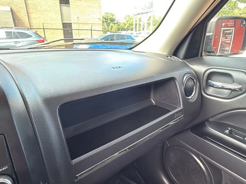 Used 2015 Jeep Patriot High Altitude AWD/4WD image 39