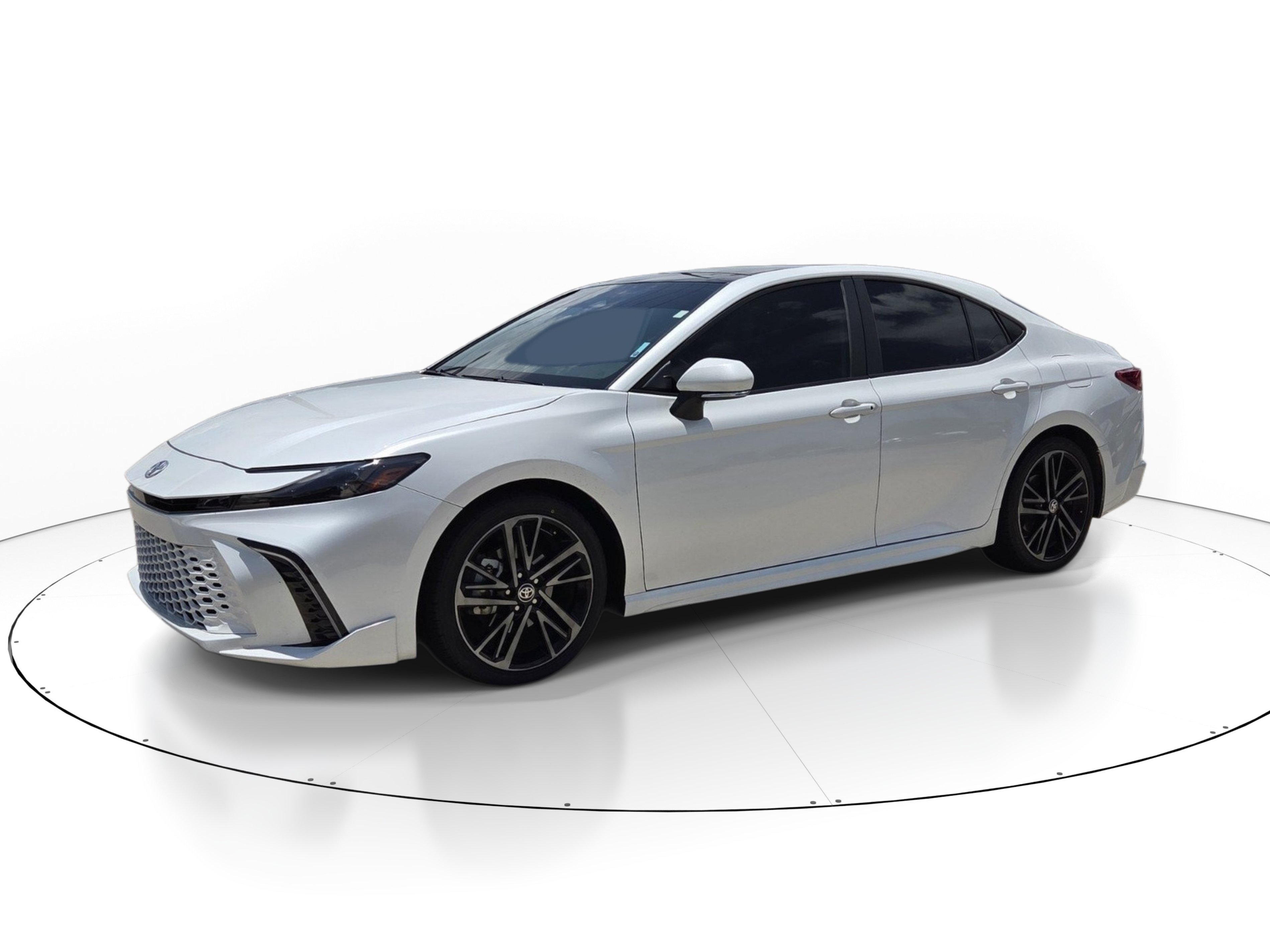 Used 2025 Toyota Camry XSE FWD image 3
