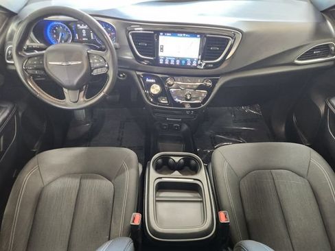 Used 2019 Chrysler Pacifica Touring Plus w/ S Appearance Package FWD image 27