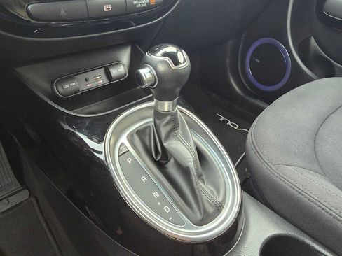 Used 2015 Kia Soul ! w/ Sun & Sound Package FWD image 40