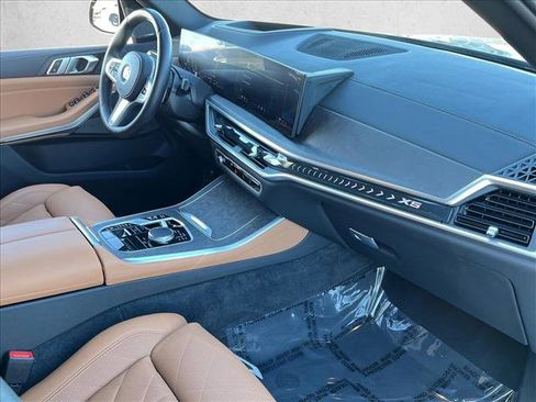 Used 2024 BMW X5 xDrive40i w/ M Sport Package image 23