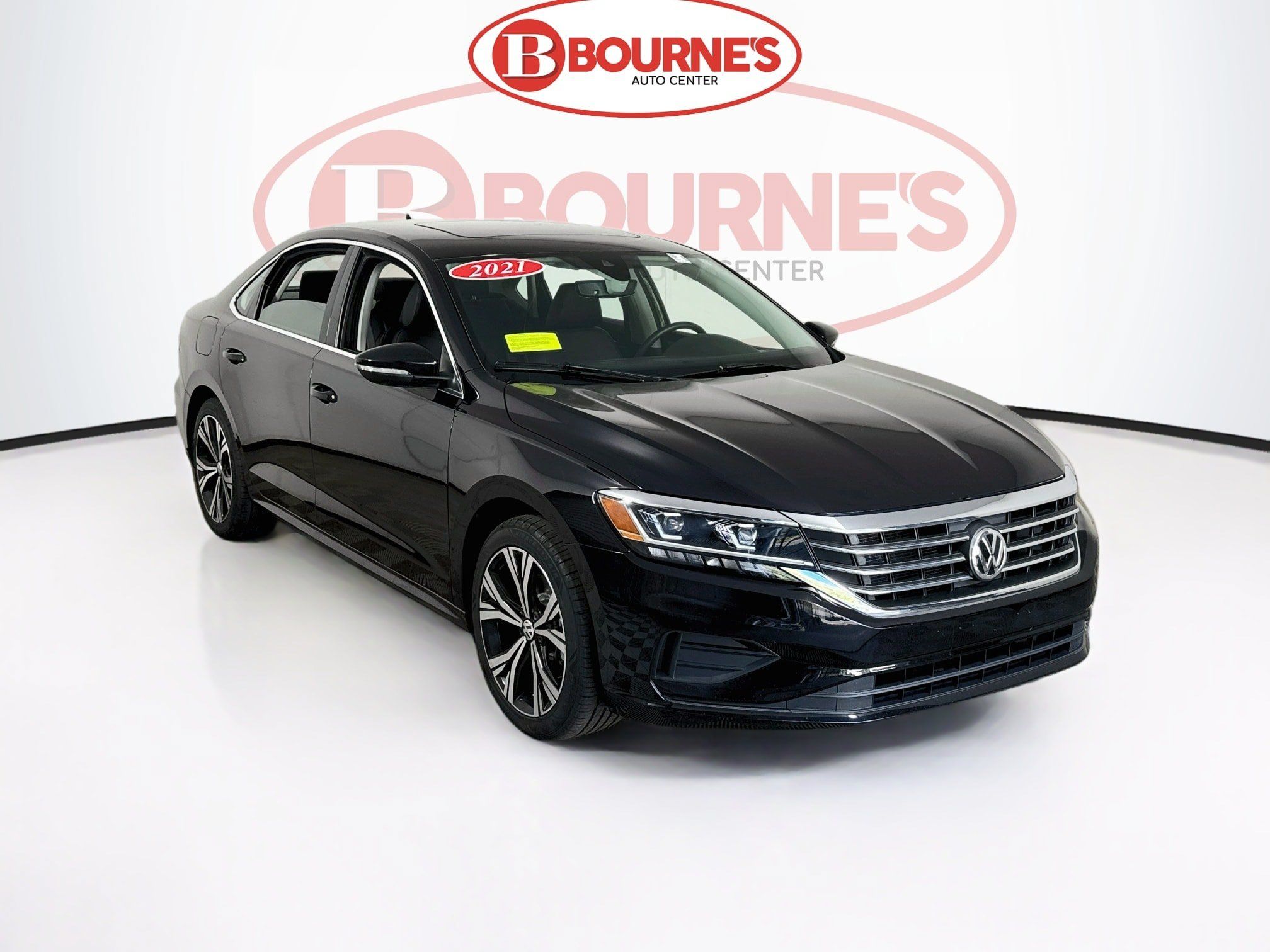 Used 2021 Volkswagen Passat 2.0T SE FWD image 1