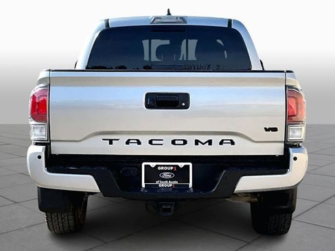 Used 2022 Toyota Tacoma TRD Sport w/ Technology Package image 7