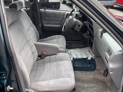 Used 1995 Plymouth Acclaim FWD image 12