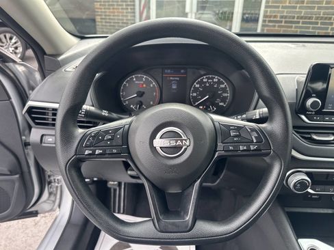 Used 2023 Nissan Altima 2.5 S FWD image 19