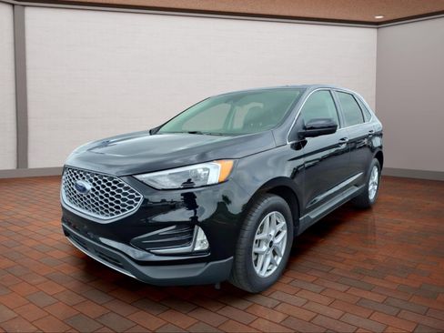 Used 2024 Ford Edge SEL w/ Convenience Package AWD/4WD image 4