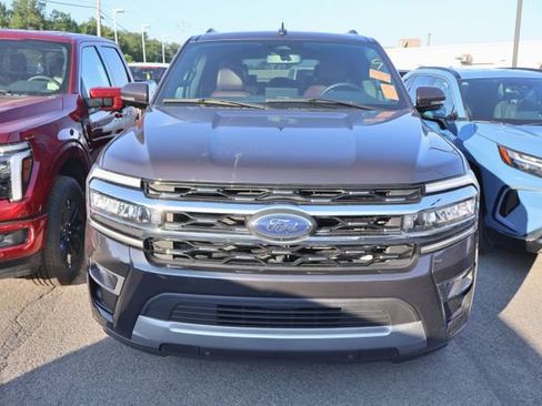 Used 2024 Ford Expedition Limited AWD/4WD image 5