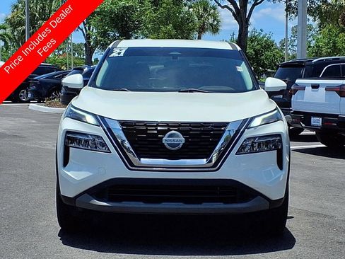 Used 2021 Nissan Rogue SV FWD image 2