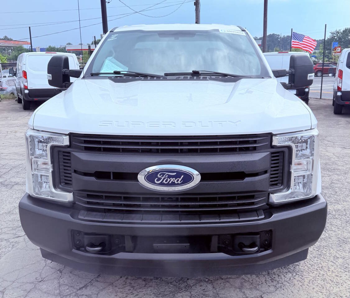 Used 2019 Ford F250 XL w/ Power Equipment Group RWD image 4