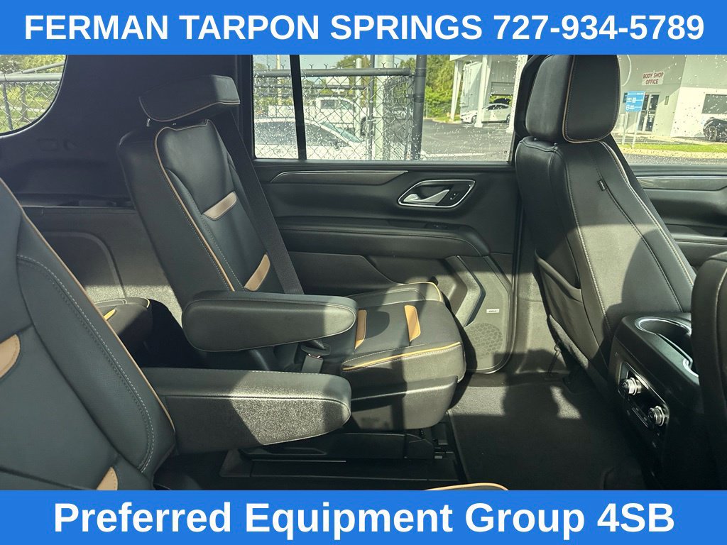 Used 2022 GMC Yukon XL AT4 w/ Technology Package AWD/4WD image 7