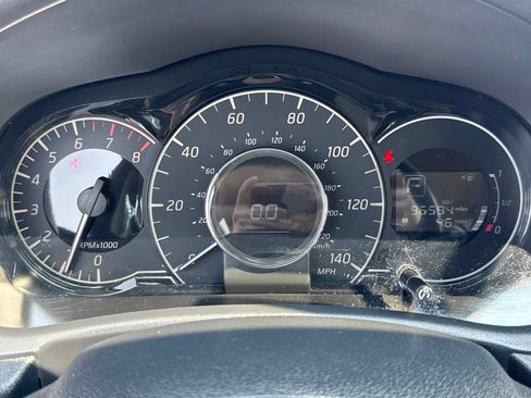 Used 2019 Nissan Versa Note SV FWD image 36
