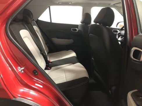 Used 2023 Hyundai Venue SEL image 10