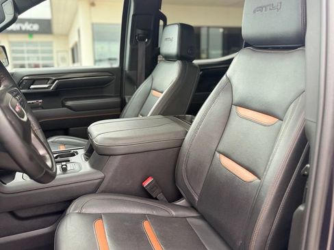 Used 2024 GMC Sierra 1500 AT4 w/ Technology Package AWD/4WD image 11