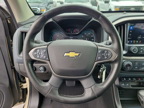Used 2022 Chevrolet Colorado Z71 w/ Safety Package AWD/4WD image 23
