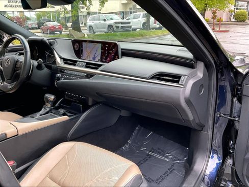 Used 2019 Lexus ES 350 w/ Accessory Package 2 FWD image 19