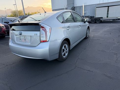 Used 2015 Toyota Prius Two FWD image 6
