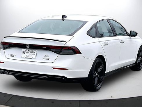 Used 2023 Honda Accord Sport image 9